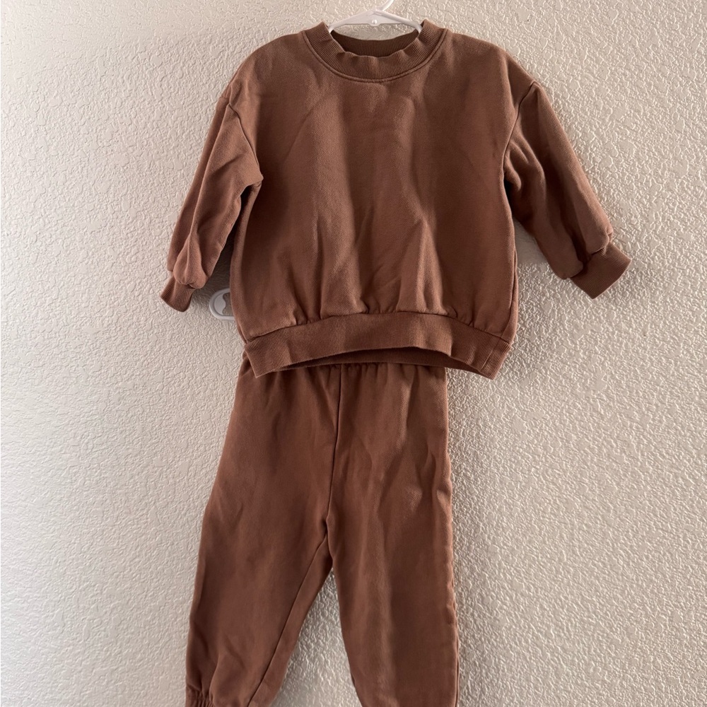 H&M Adorables Tan sweat set